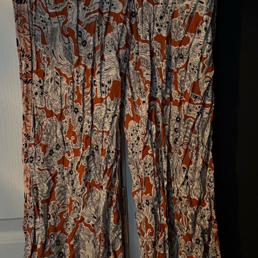 Size Large Anthropologie Hei Hei floral paisley wide leg pants